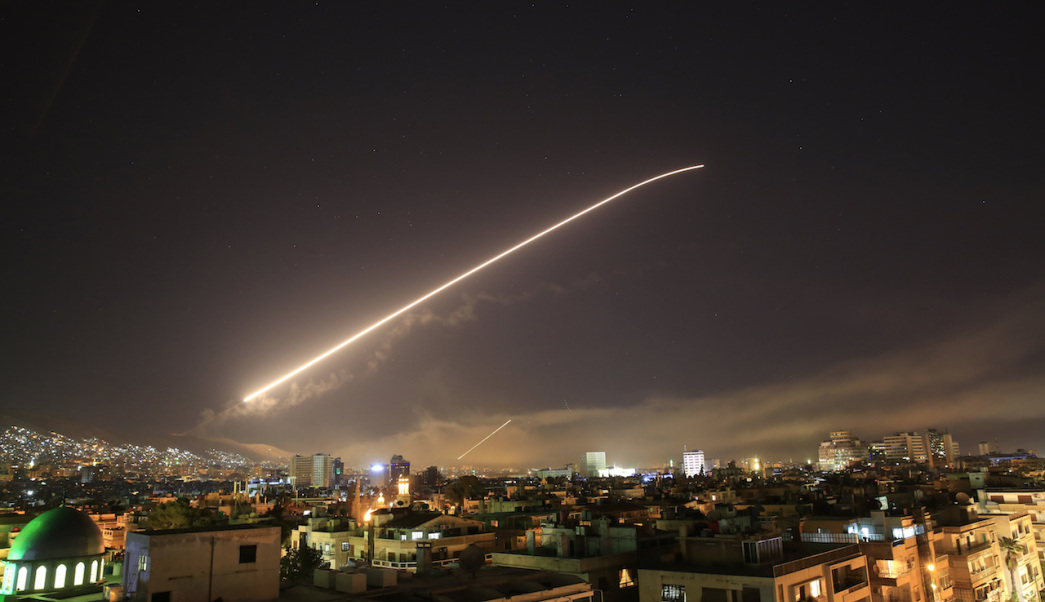 Misiles contra la ciudad de Damasco, Siria (AP Photo/Hassan Ammar)