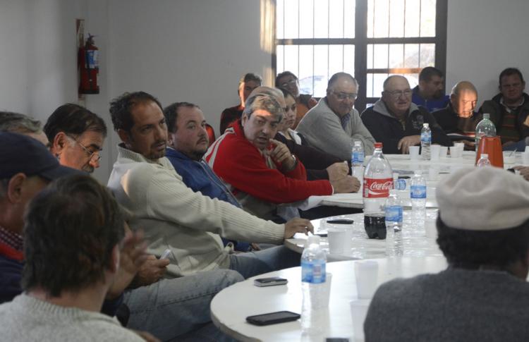 ROCA 11/06/15: LA FEDERACION DE PRODUCTORES REALIZABA UNA ASAMBLEA CO