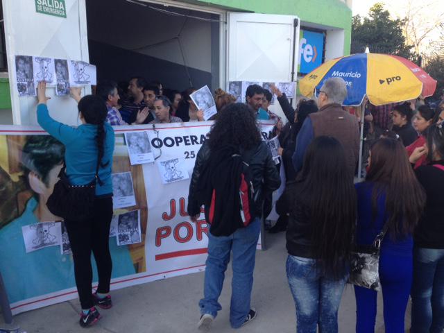 Familiares del derrumbe de la Cooperativa Obrera.
