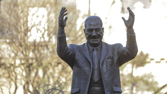 Monumento al general Perón, en Capital Federal.