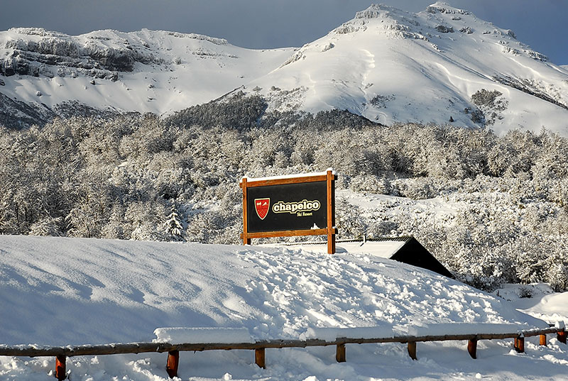 El cerro Chapelco ensanchó su acceso y sumó servicios para esquiadores