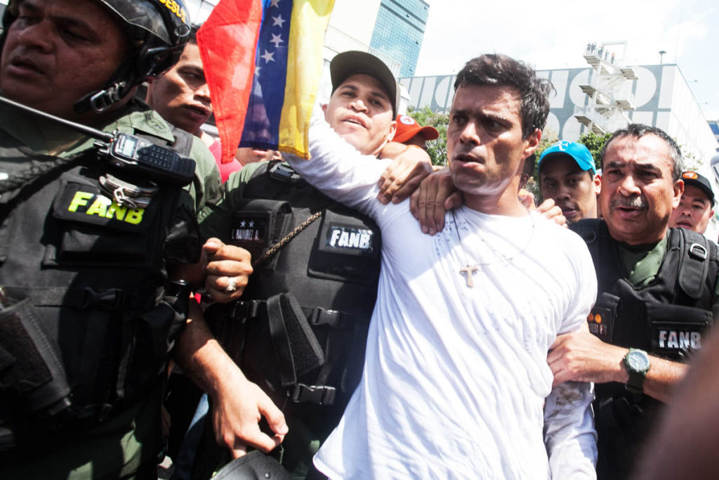 Leopoldo López logró salir de Venezuela