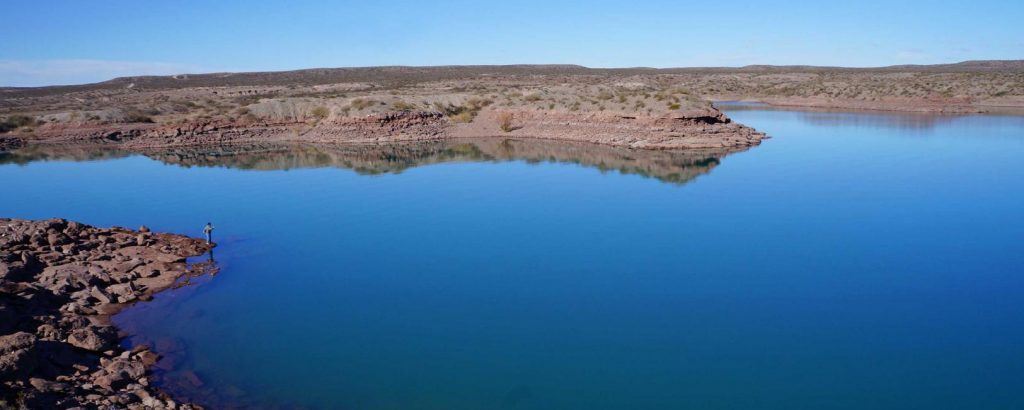 Tragedia en El Chocón: un pescador perdió la vida al caer de un acantilado