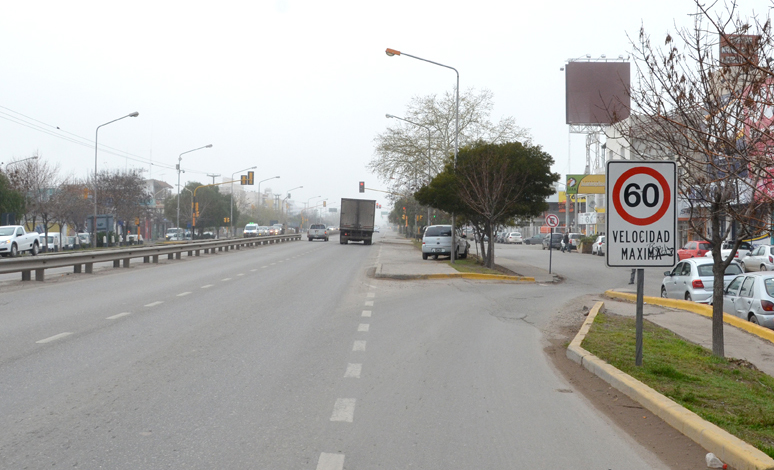 Accidente fatal sobre la Ruta 22: Un hombre murió tras ser embestido por una camioneta