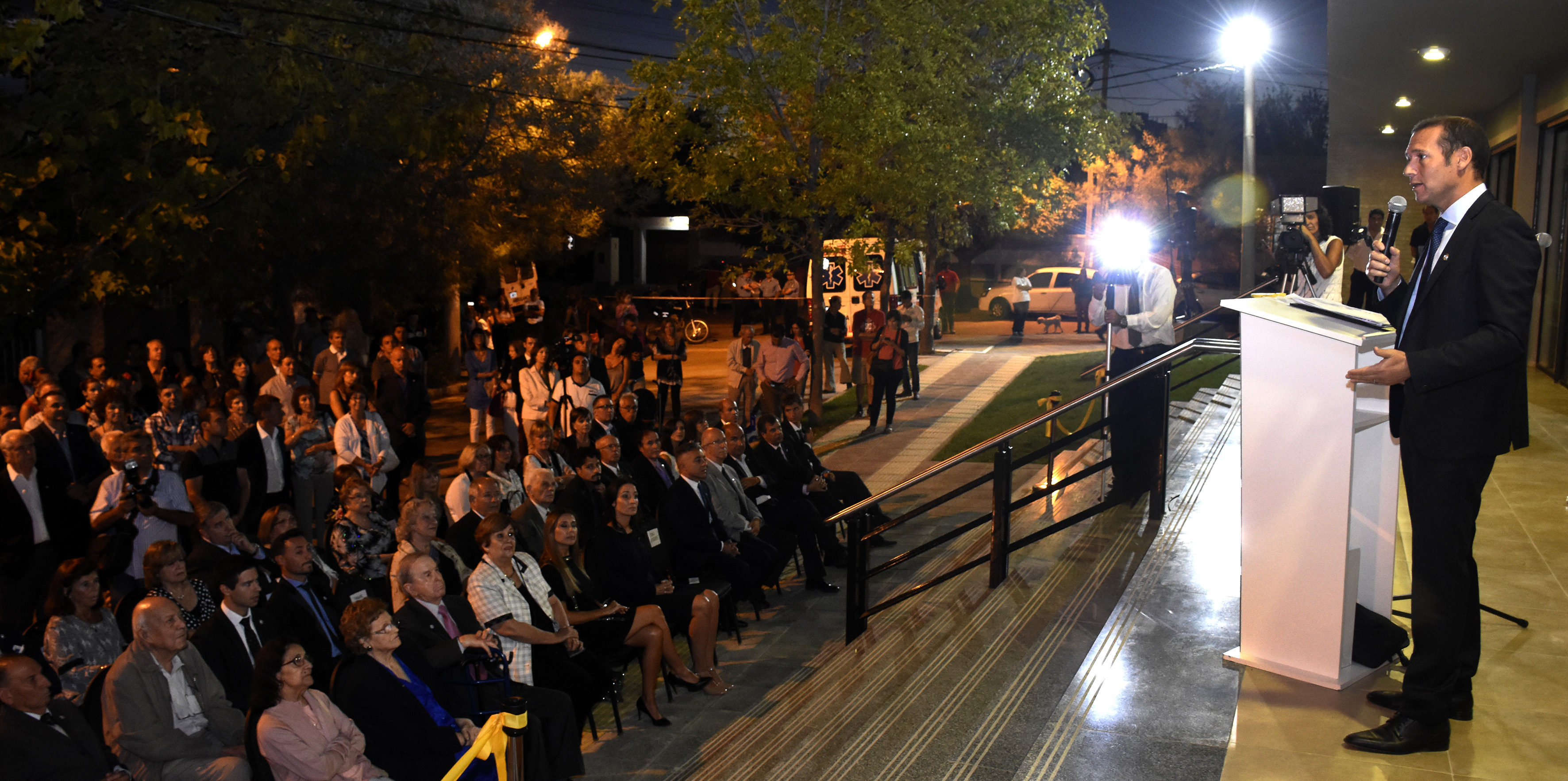 Neuquén, 03-03-2017. El gobernador inauguró el edificio del Ce