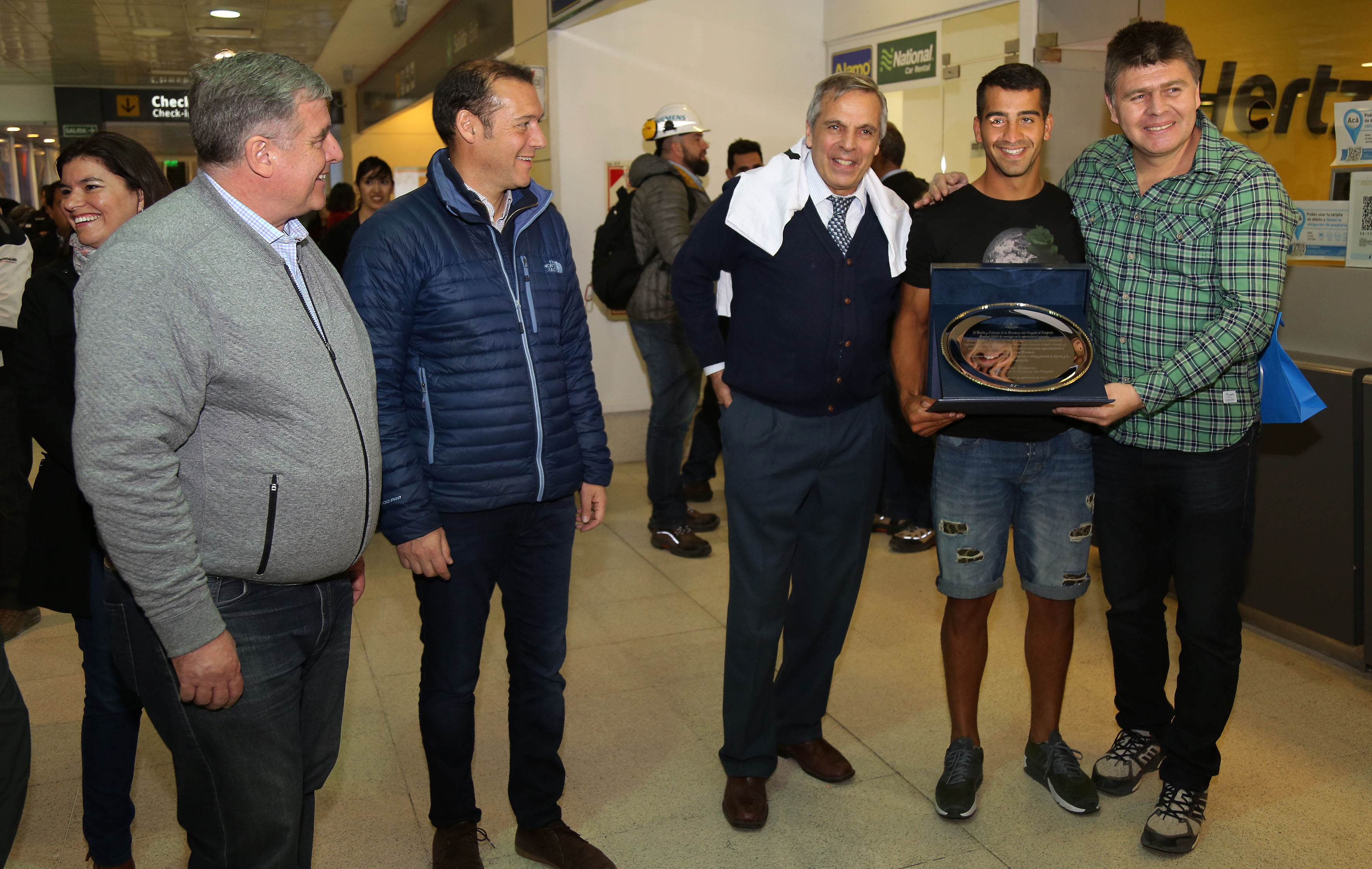Neuquén 14-09-17 Gutiérrez recibió al palista neuquino campe