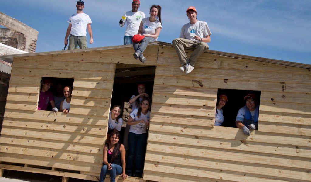 La organización TECHO busca voluntarios