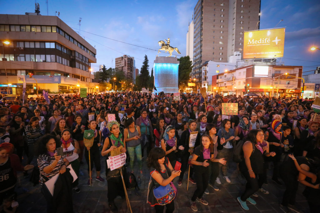 Mujeres salen a movilizarse por el Día Internacional de la Eliminación de la Violencia de Género