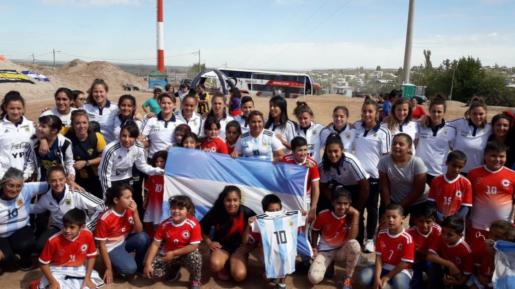 La selección femenina de fútbol estuvo en el Oeste de Neuquén