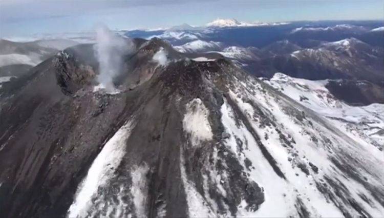 El volcán Nevados de Chillán tuvo dos madrugadas explosivas