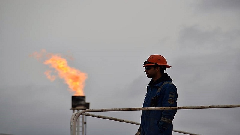 Trabajadores petroleros hospitalizados tras inhalar gas tóxico en Añelo