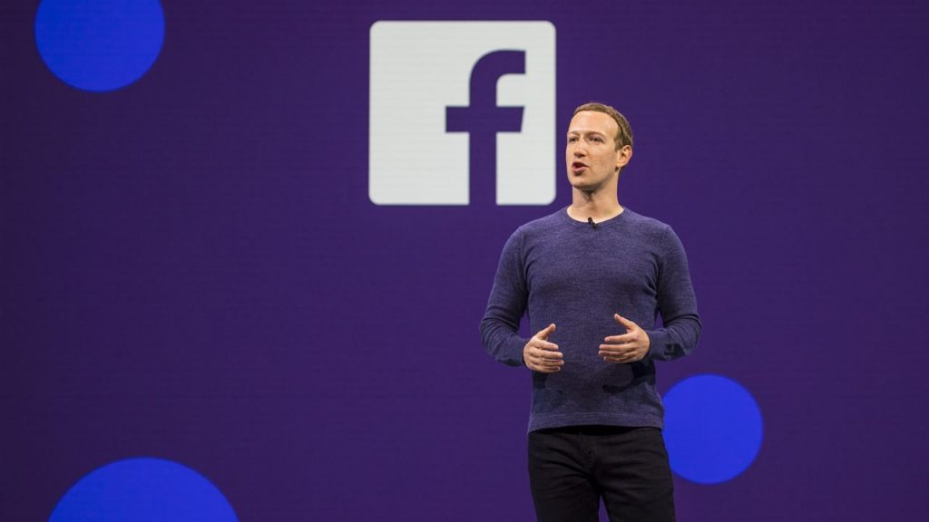 Zuckerberg salió a defenderse tras el apagón de Facebook y WhatsApp