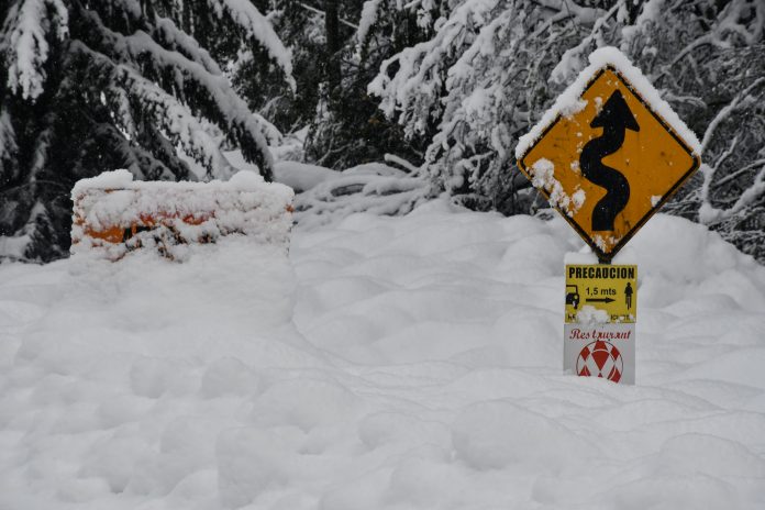 El SMN emitió un alerta amarillo por intensas nevadas en la cordillera