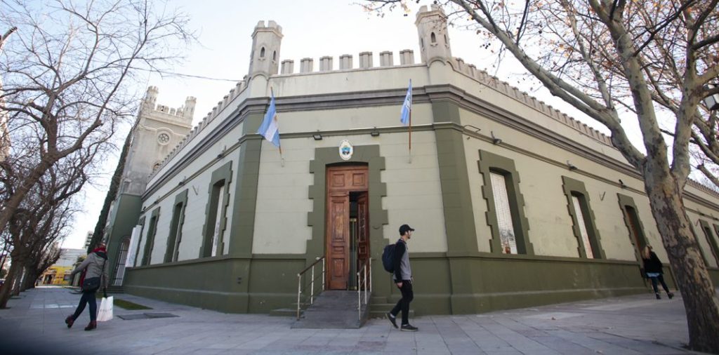 Desde el lunes todos los trabajadores estatales volverán a la presencialidad