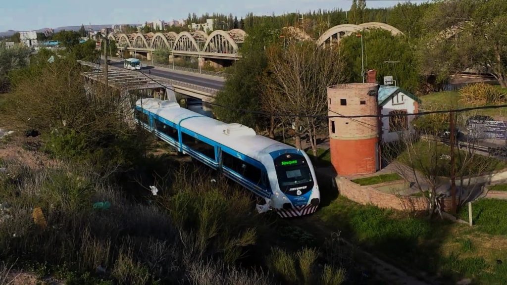 No funciona el Tren del Valle por una colisión en el Puente Ferroviario