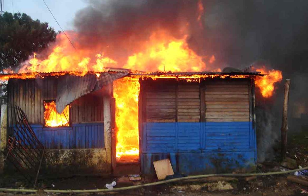 Familia perdió todo en un voraz incendio