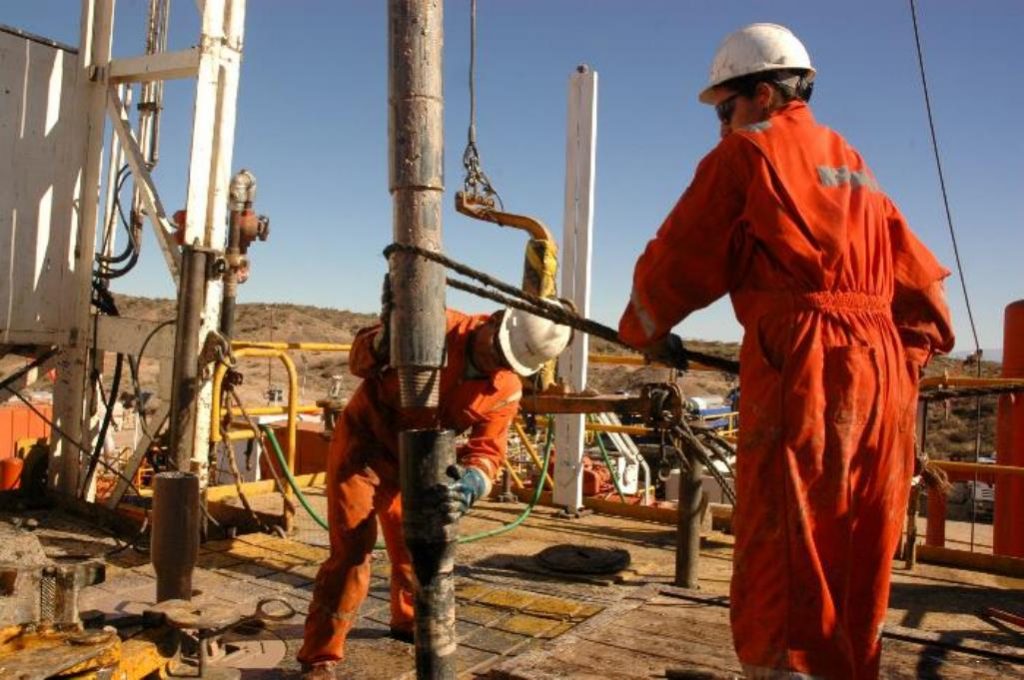 Petroleros acordaron un bono de fin de año equivalente al 15% de los sueldos