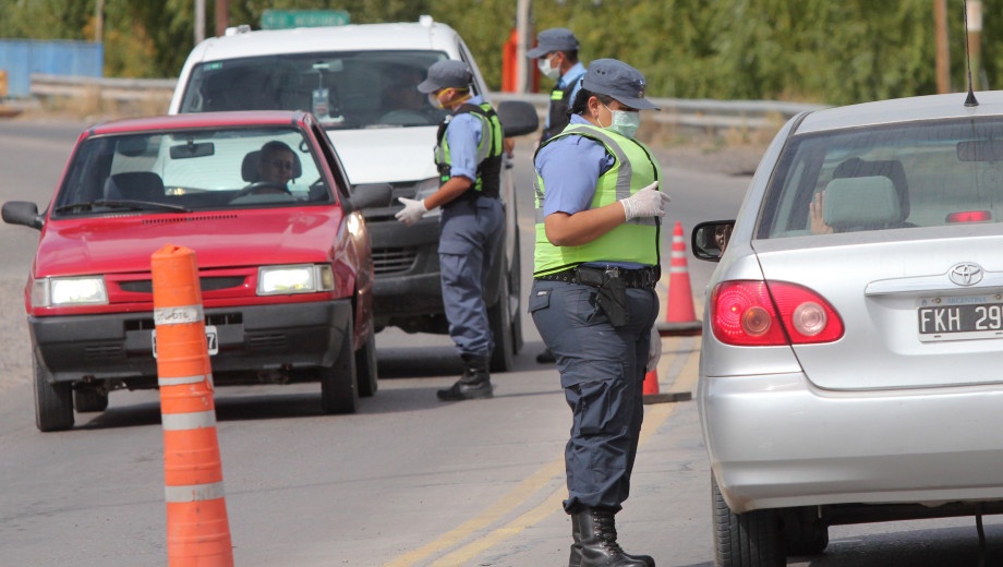 Quiénes podrán transitar durante la madrugada desde este lunes