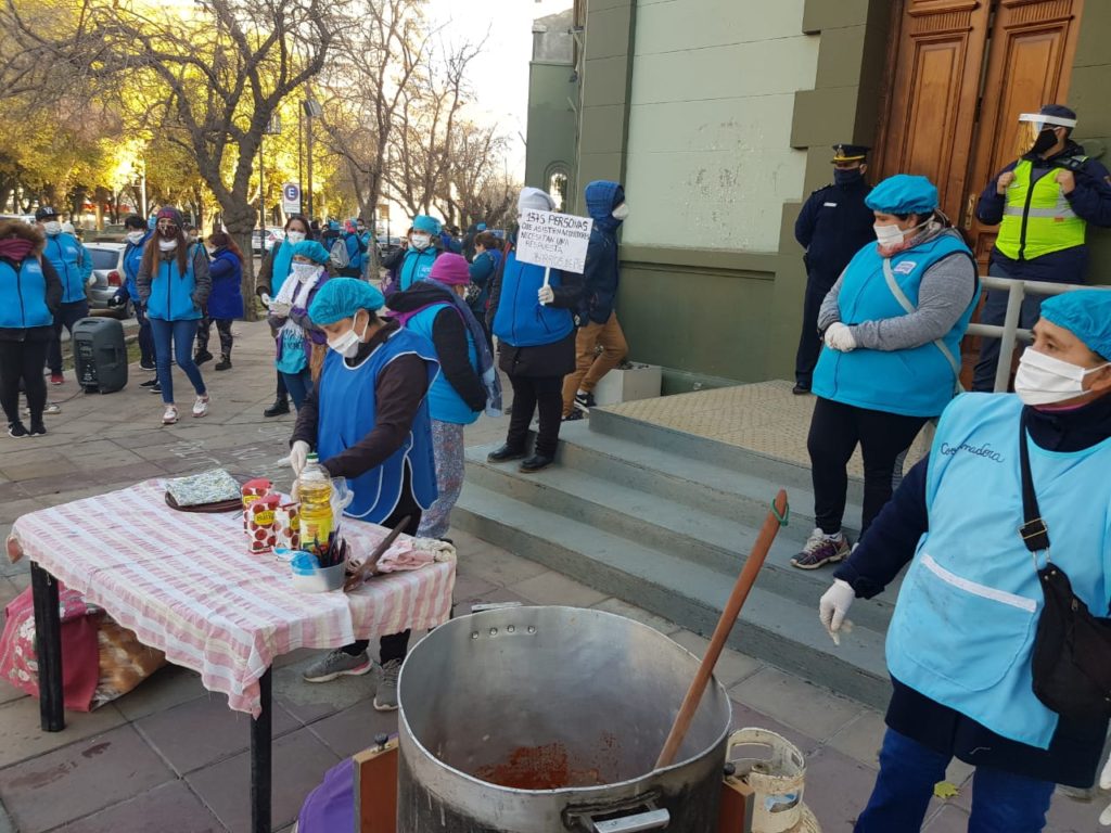 Barrios de Pie acampa en Casa de Gobierno