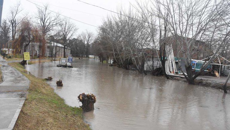 Intensos operativos por la lluvia que azotó la región