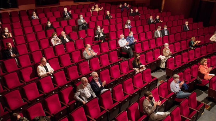 Los cines neuquinos continúan esperando la habilitación para abrir sus puertas