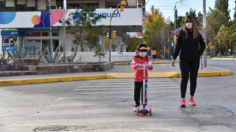 Educación: Lammel opinó que se puede volver a la presencialidad por la baja de casos