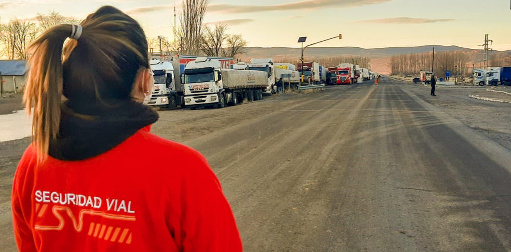 Liberan a más de 300 camiones que esperaban pasar por Pino Hachado