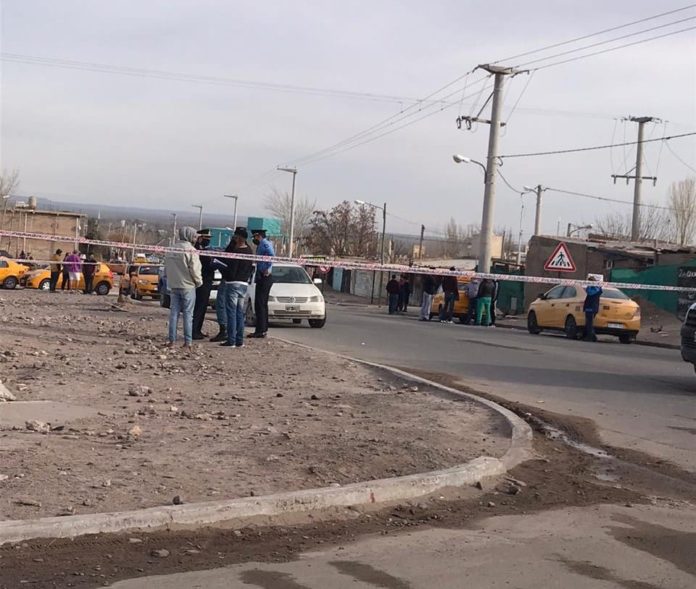 Tres demorados por el episodio del taxista baleado en cuenca XV