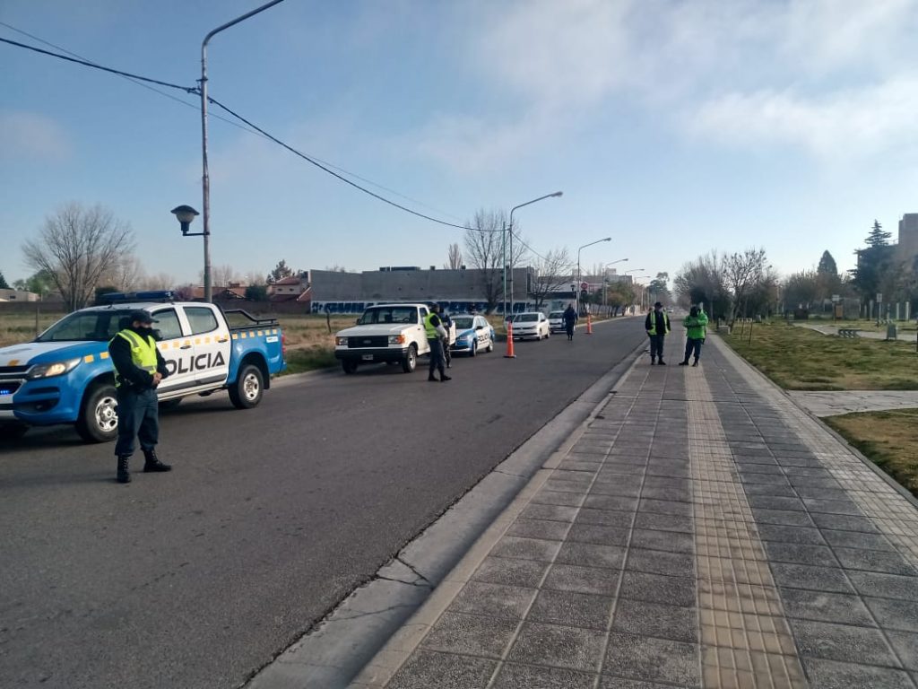 Policía y municipio realizan controles en toda la ciudad