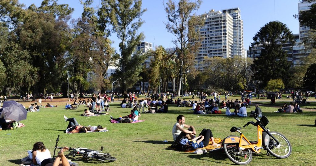 Varias provincias prepararon protocolos para controlar los festejos por el Día de la Primavera