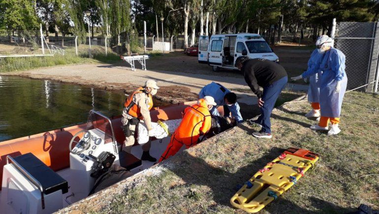 Mari Menuco: un hombre se fracturó las dos piernas tras desmoronarse un acantilado