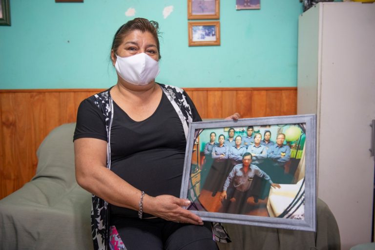 Policía rionegrina reconoció a una mujer que es madre de ocho hijos uniformados