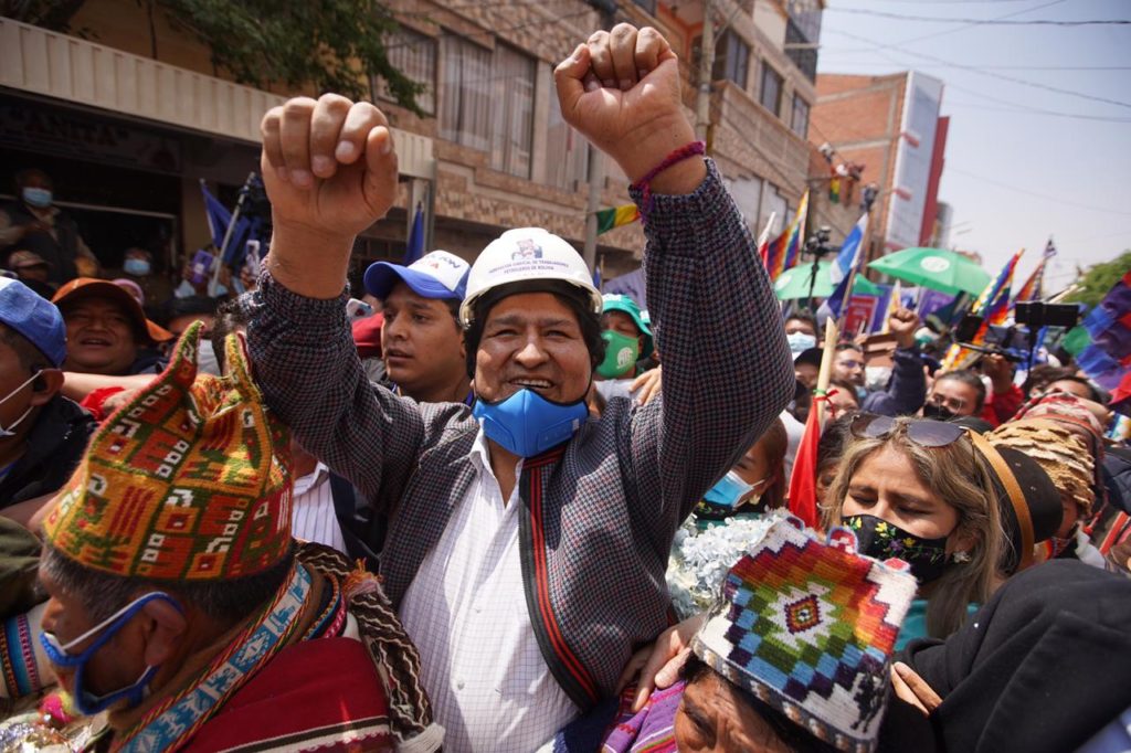 Evo Morales regresó a Bolivia tras un año de exilio
