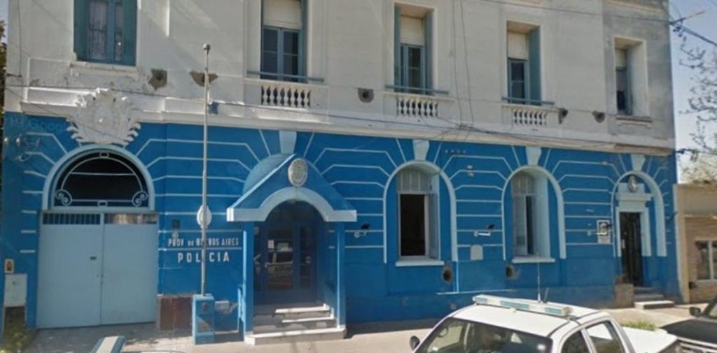 Adoptaron mellizos en África y los abandonaron en una comisaría en Bahía Blanca