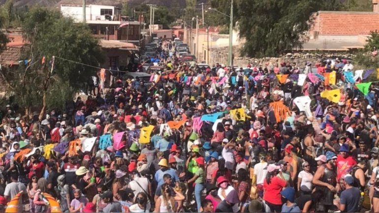 En Tilcara responsabilizan al Gobierno provincial por la aglomeración en Carnaval
