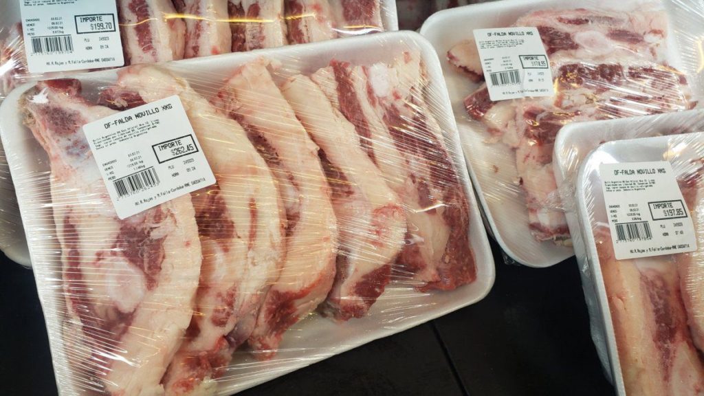 Supermercados y frigoríficos negaron que la carne del programa nacional sea de mala calidad