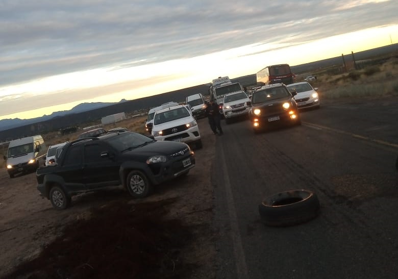 Desocupados cortan la Ruta 5 en Rincón de los Sauces