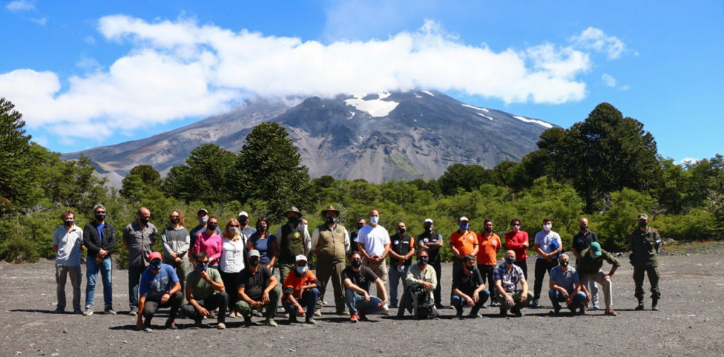 Comenzó la instalación de la red de monitoreo del volcán Lanín