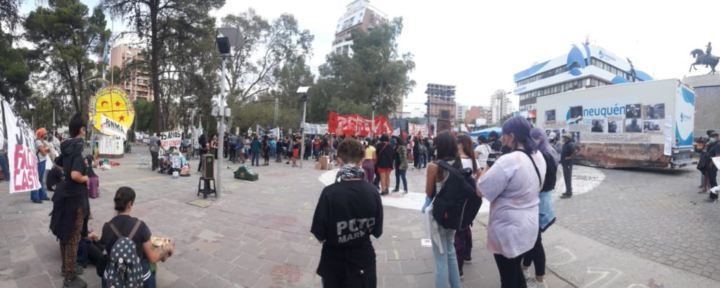 Jóvenes radicales denuncian que partido de izquierda no les permitió marchar en el #24M