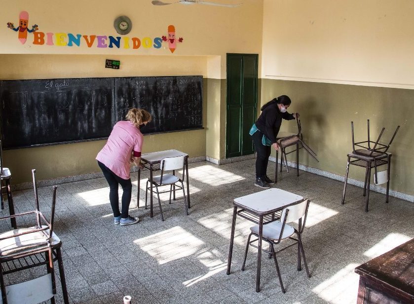 ¡A la escuela!: Este lunes vuelve el dictado de clases en 16 provincias