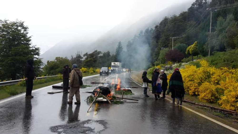 Jueza procesó con preventiva a cuatro mujeres mapuches en la causa de usurpación en Villa Mascardi