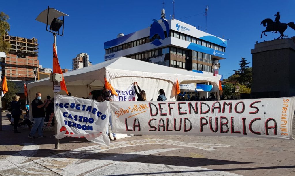 Siprosapune instaló la «Carpa de la Salud Pública» en el Monumento a San Martín