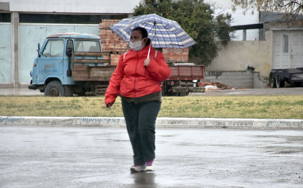 Salud registra un leve amesetamiento de los casos de COVID-19