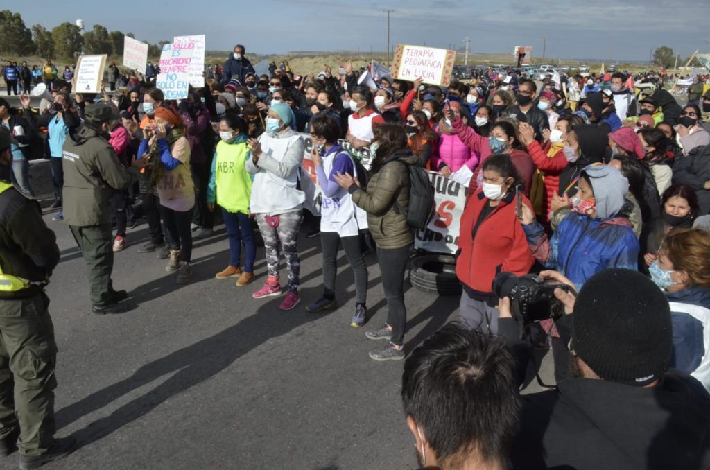 Tras varias horas, autoconvocados liberaron las rutas