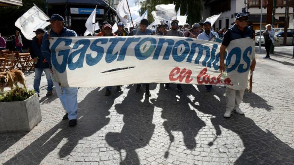 Bariloche: Gastronómicos comenzaron una huelga de hambre