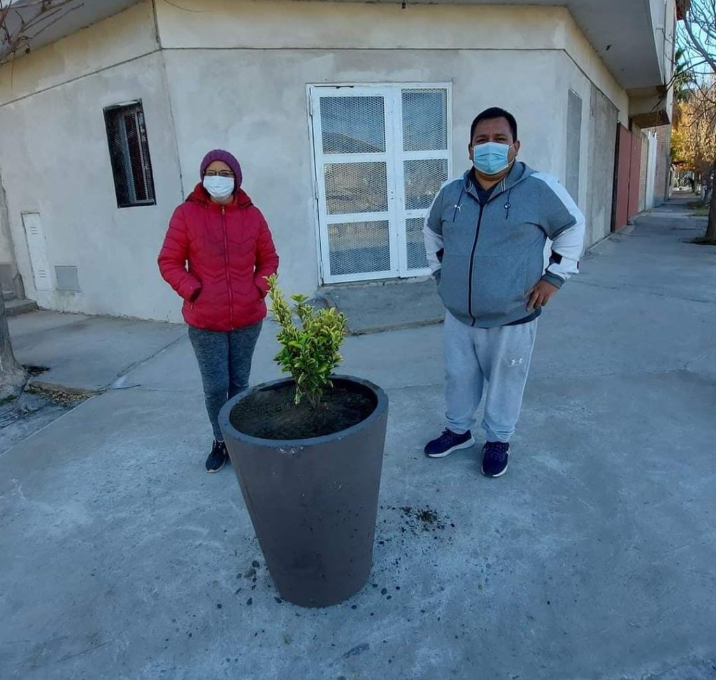 Ancafil: «La decisión de colocar macetas se tomó en una asamblea vecinal»