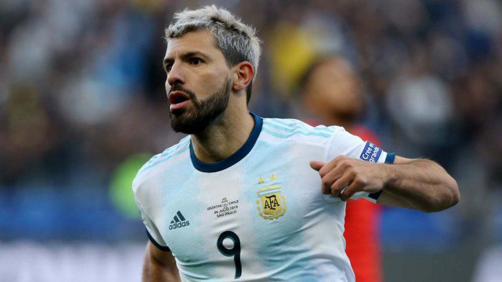 El falso positivo del «Kun» Agüero revolucionó a la Selección Argentina