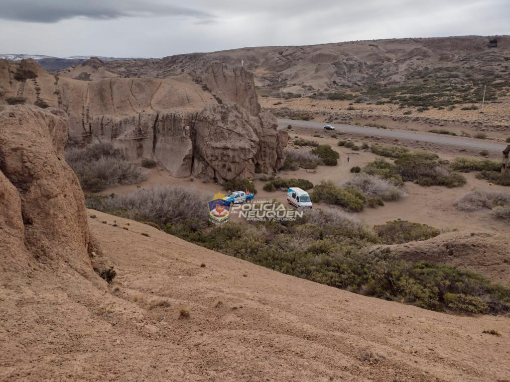 Asistieron a una señora de 72 años que se lesionó mientras caminaba por una montaña