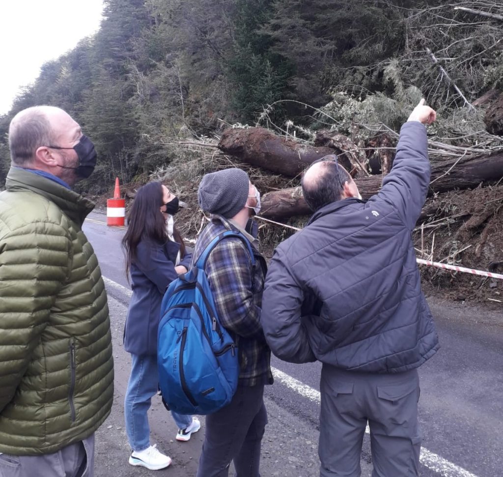 Técnicos de Conicet están en Villa La Angostura por los desprendimientos de rocas