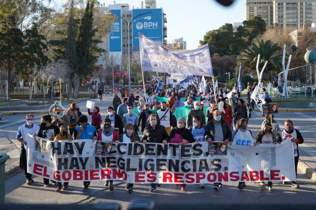 ATEN cerró la jornada con una marcha multitudinaria